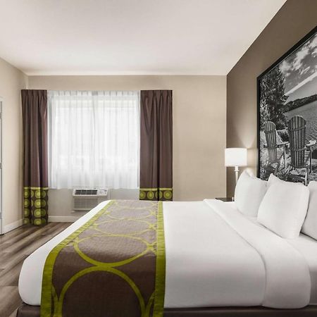 Super 8 By Wyndham Sarnia On Exterior foto