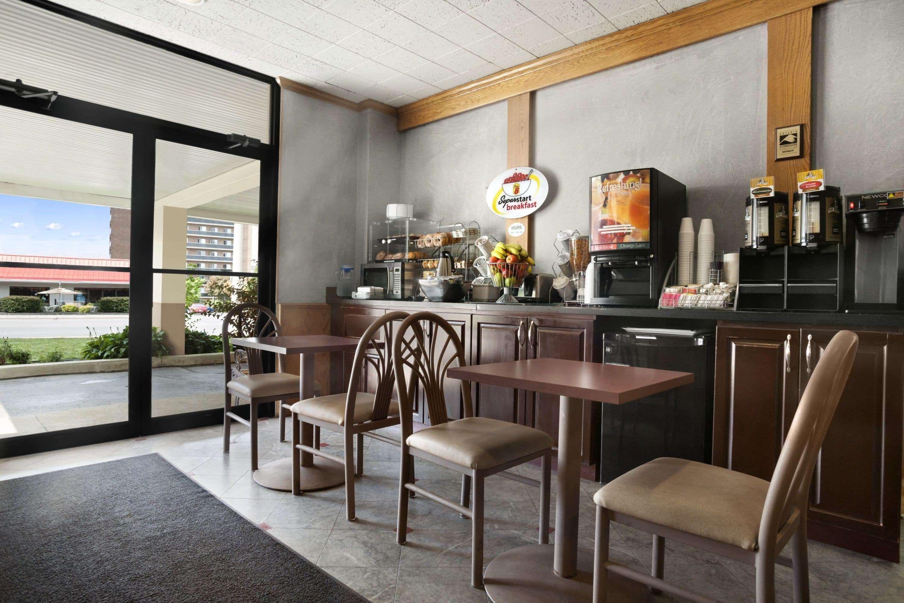Super 8 By Wyndham Sarnia On Exterior foto