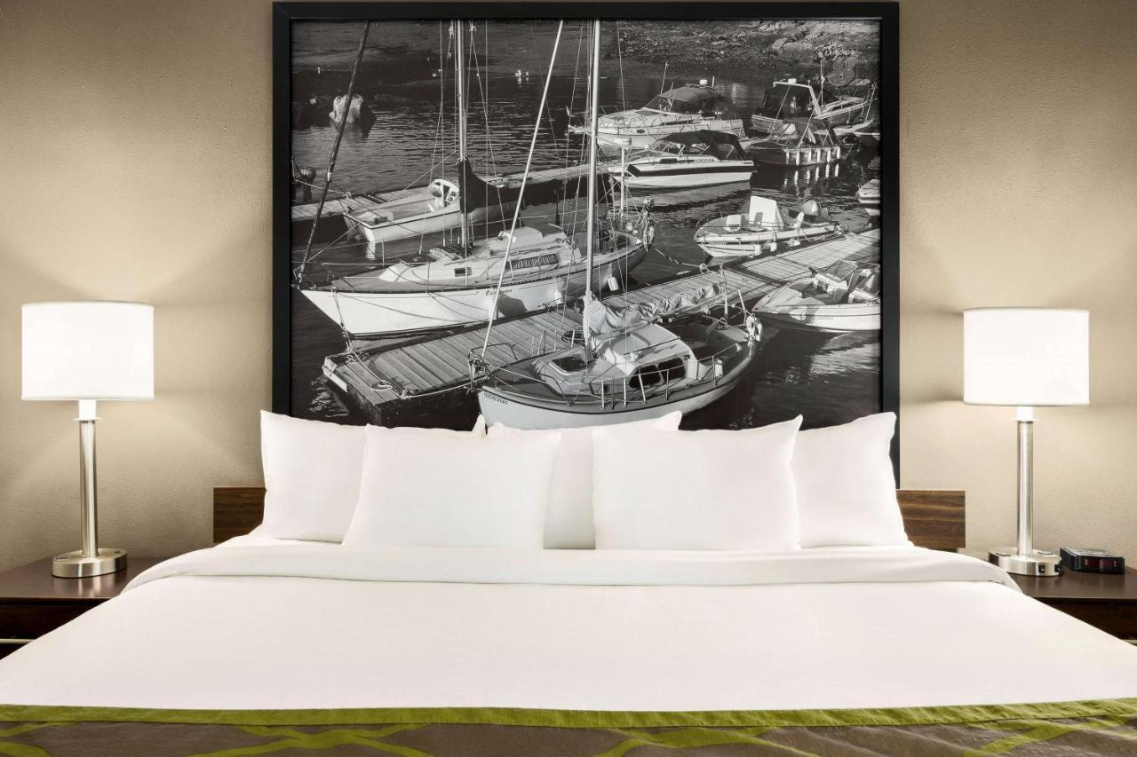 Super 8 By Wyndham Sarnia On Exterior foto