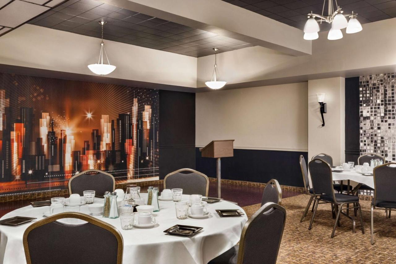 Super 8 By Wyndham Sarnia On Exterior foto