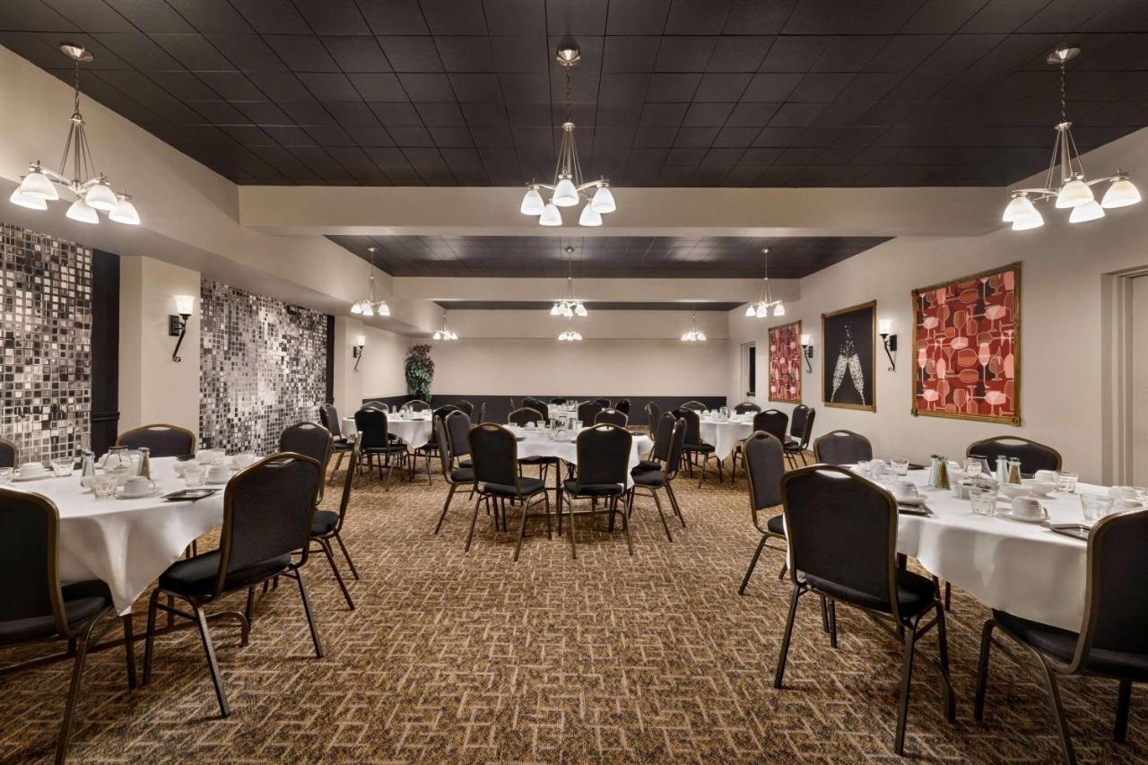 Super 8 By Wyndham Sarnia On Exterior foto