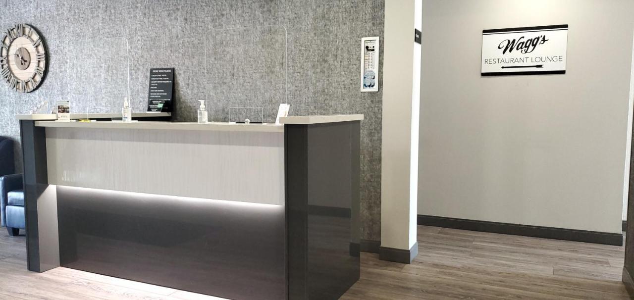 Super 8 By Wyndham Sarnia On Exterior foto
